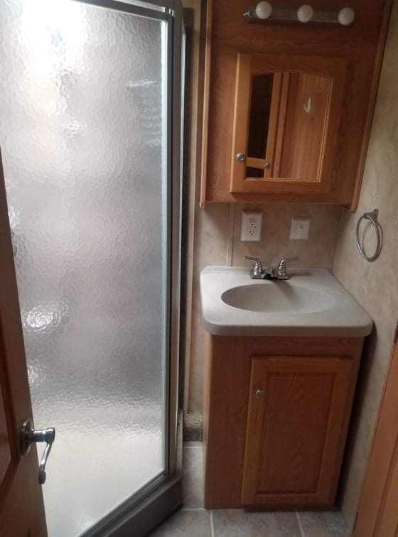 2009 Bristol Bay 3420BH Fifth Wheel Bunkhouse Camper SOLD Harold J