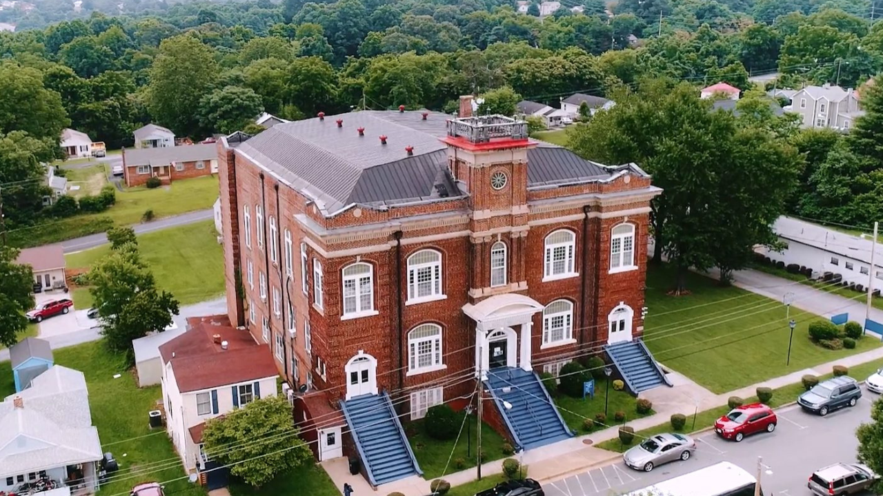 Virginia University of Lynchburg placed on accreditation warning
