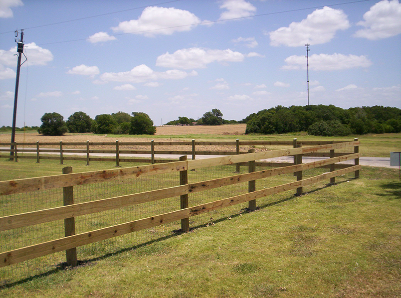 POST & RAIL FENCE Hill Country Fence & Power Gate Company