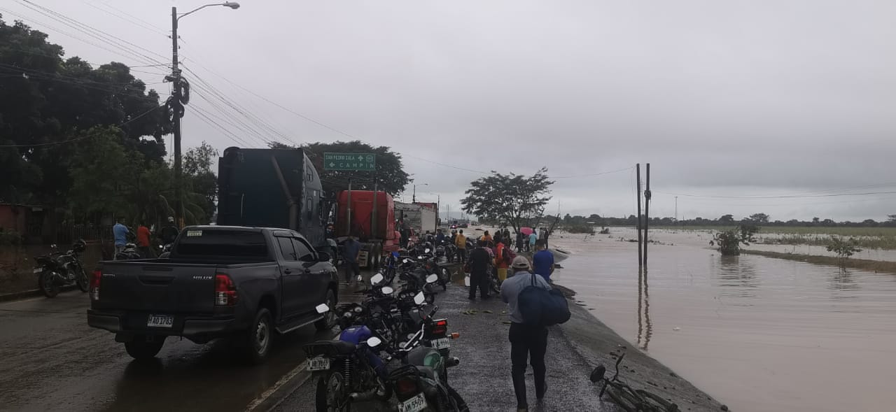 Cerrado el paso vehicular en el bulevar del Este de SPS hacia El