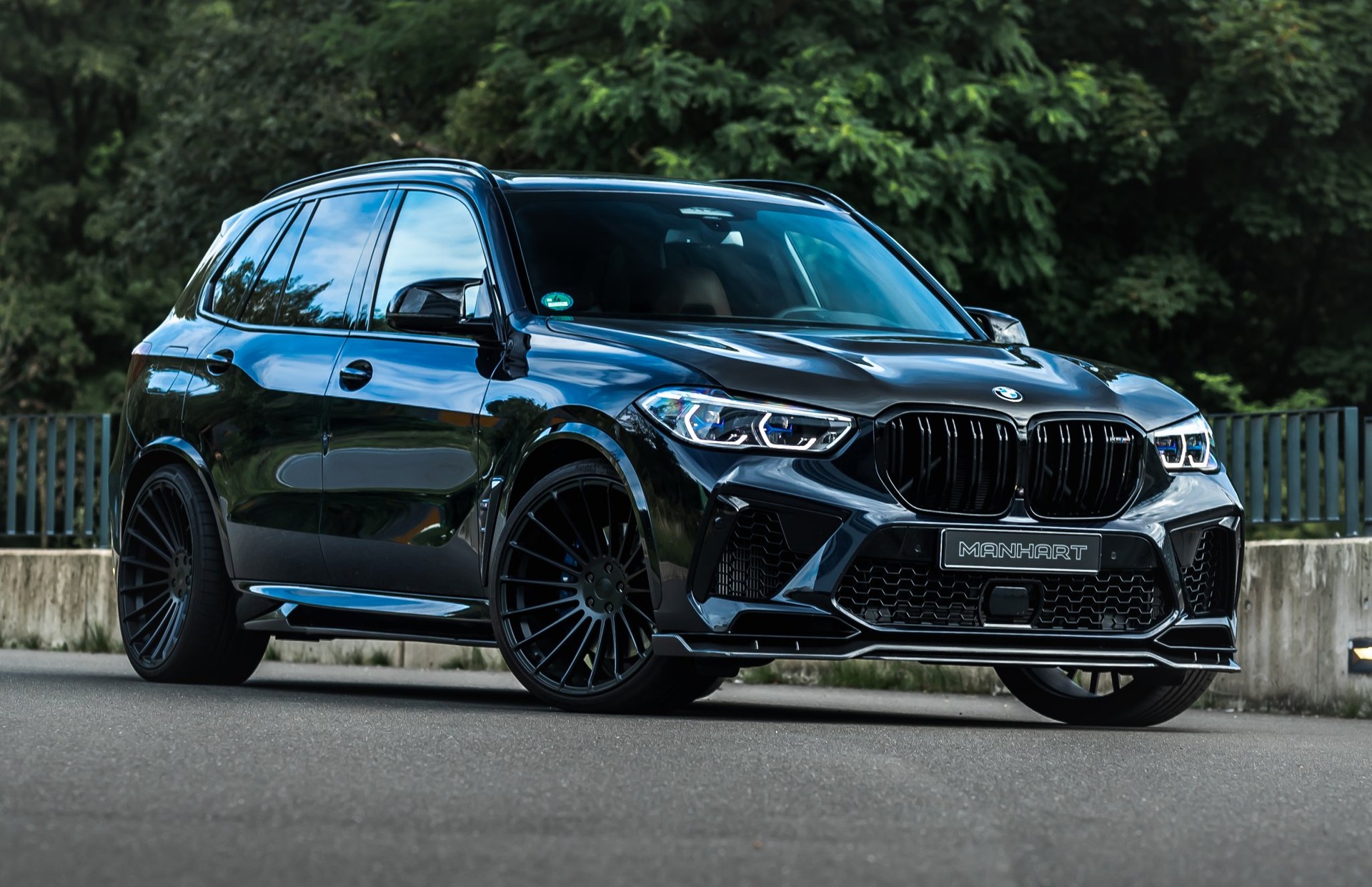 BMW X5 M Competition ancora più estrema e potente grazie a MANHART