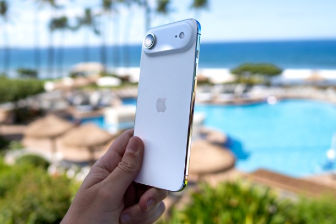 In viaggio con iPhone Air: autonomia e chipset Apple convincono ma… | Video
