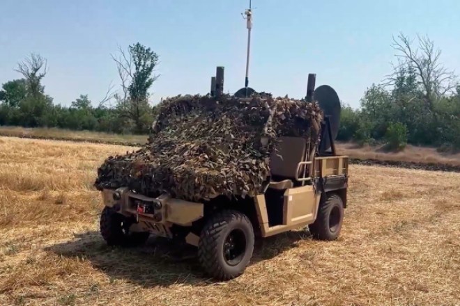 Dai campi da golf al fronte: i veicoli cinesi diventano robot da guerra