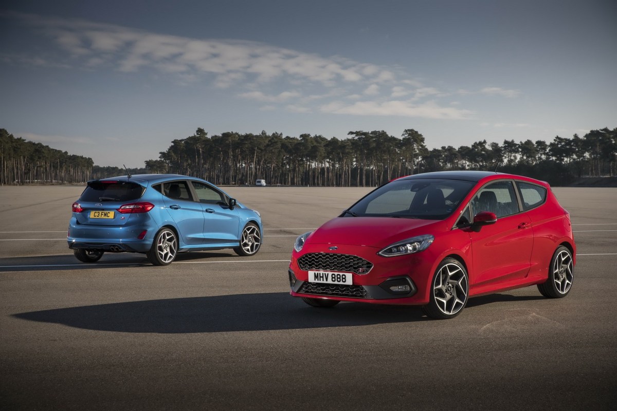 Ford Fiesta ST porta al debutto fari fullLED e differenziale meccanico