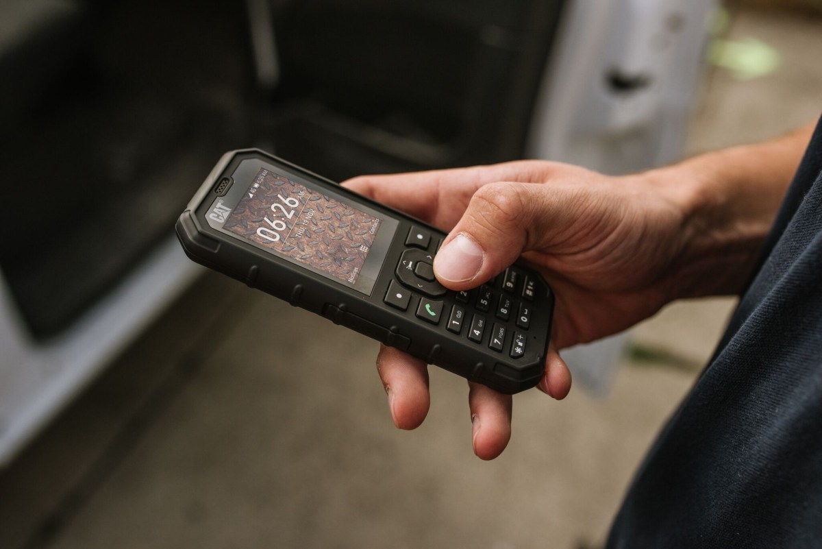 Cat B35 il feature phone rugged con KaiOS a 109 euro