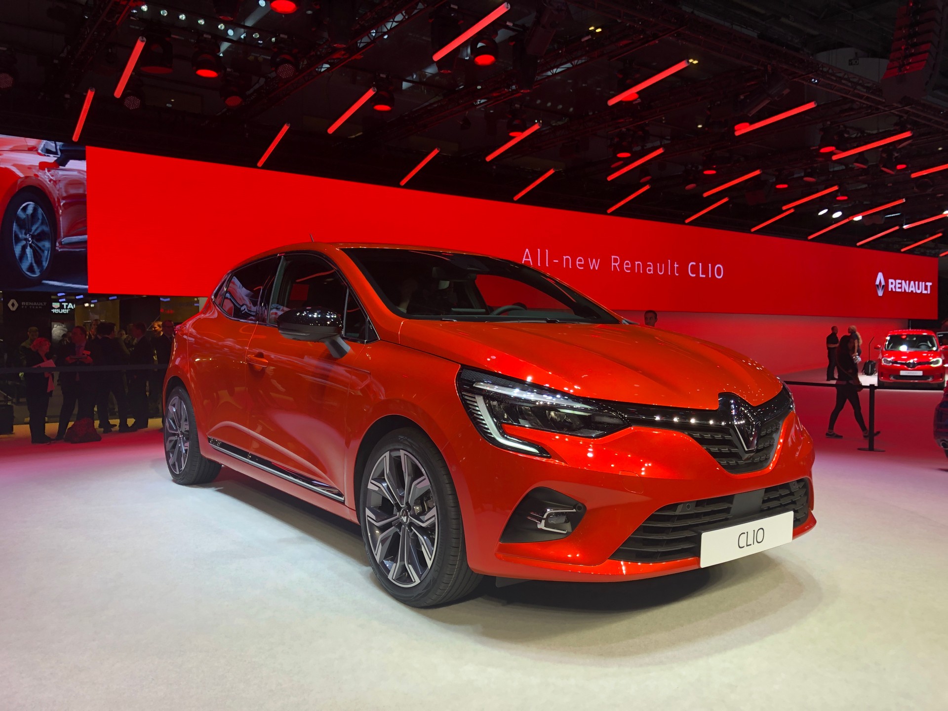 Nuova Renault Clio la quinta generazione è anche ibrida Video da Ginevra