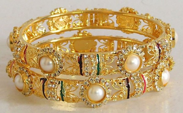Pakistani New Gold Bangles Designs 2021 Pictures