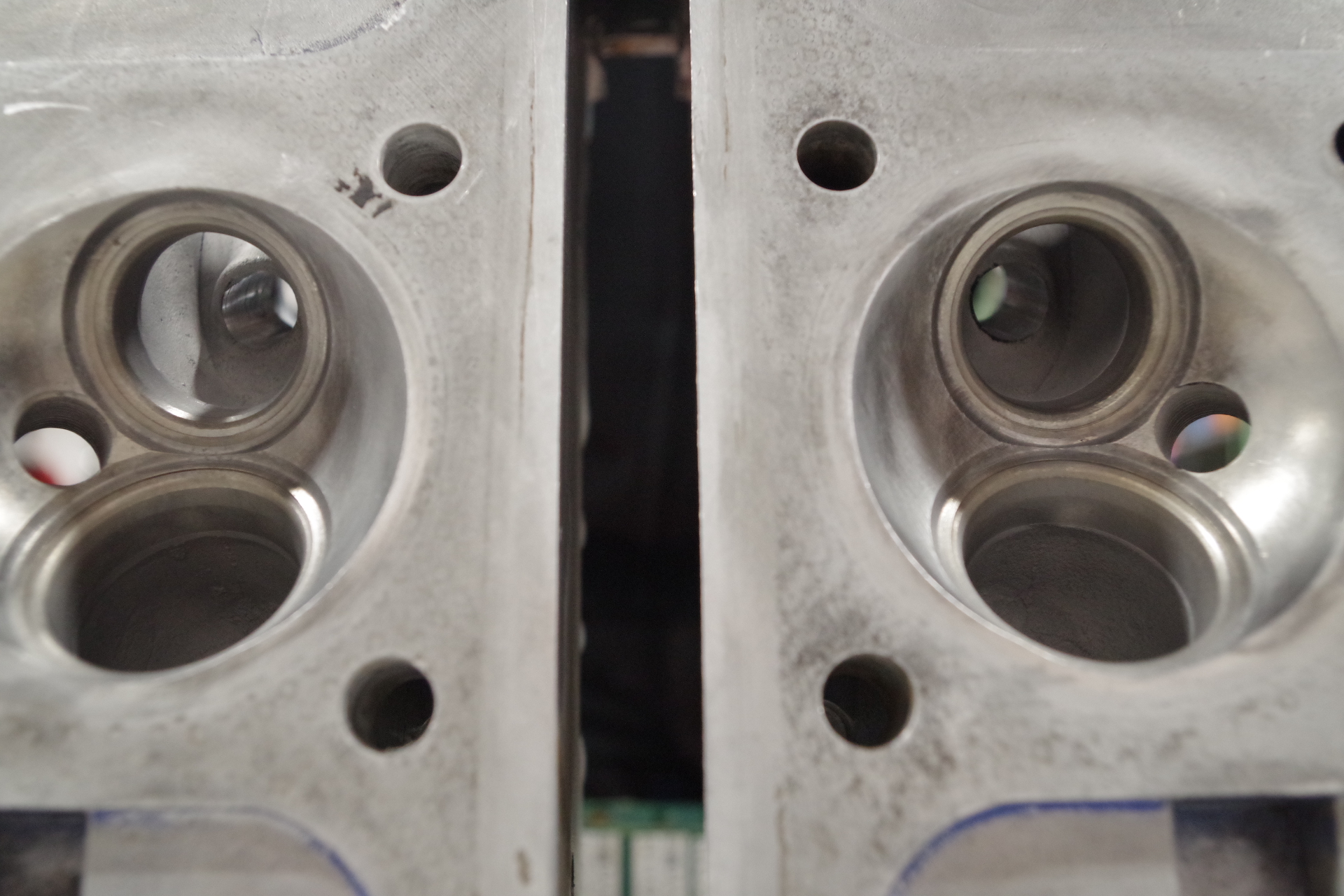 モータ 各種シリンダーカバー (ヘッド) 用バルブシートボーリングマシンt8590b Buy Cylinder Cover Valve