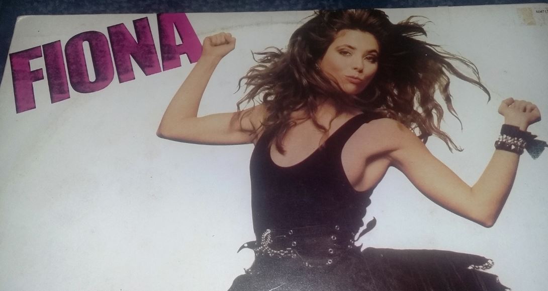 Sugestão do dia Fiona, Fiona (LP) Headbangers Brasil