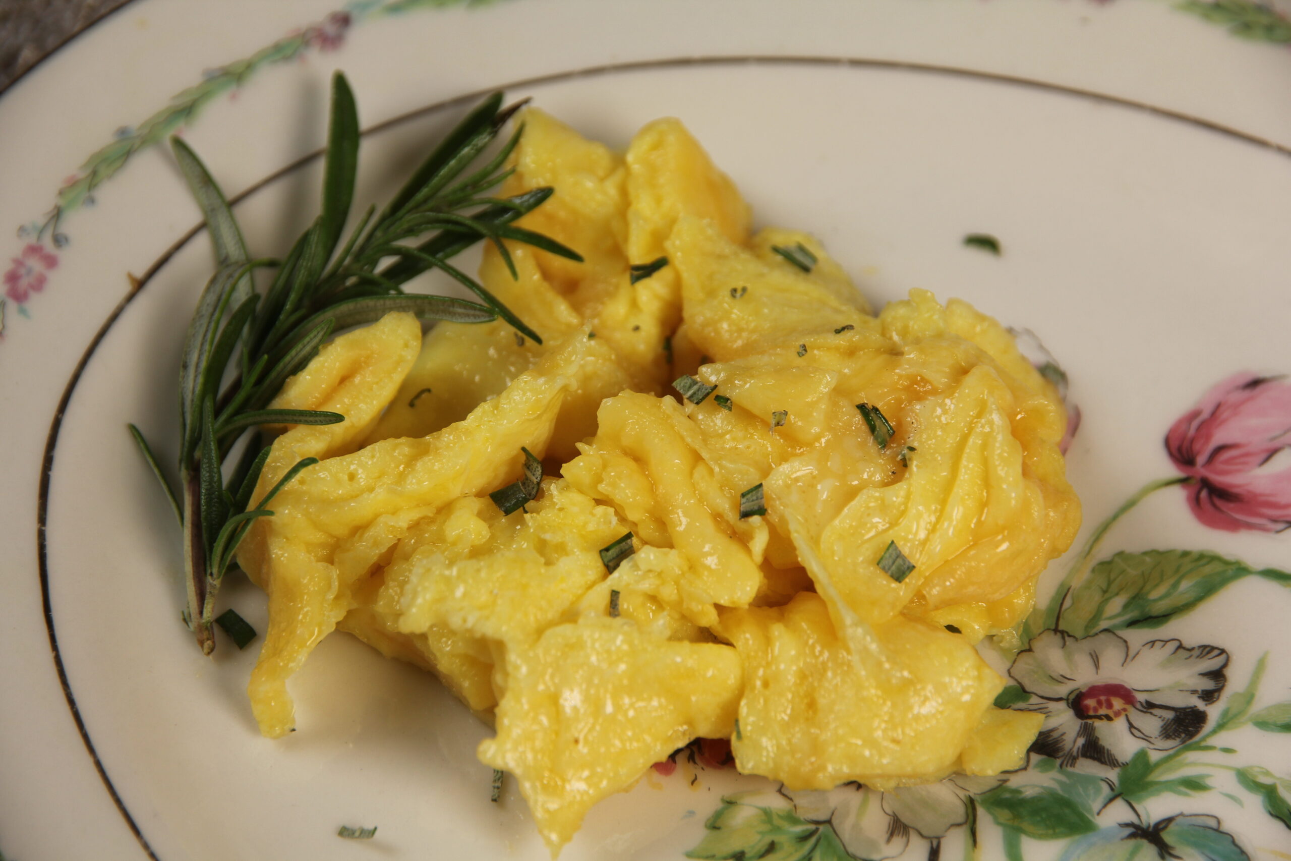 Scrambled Quail Eggs Head 'Em Straight