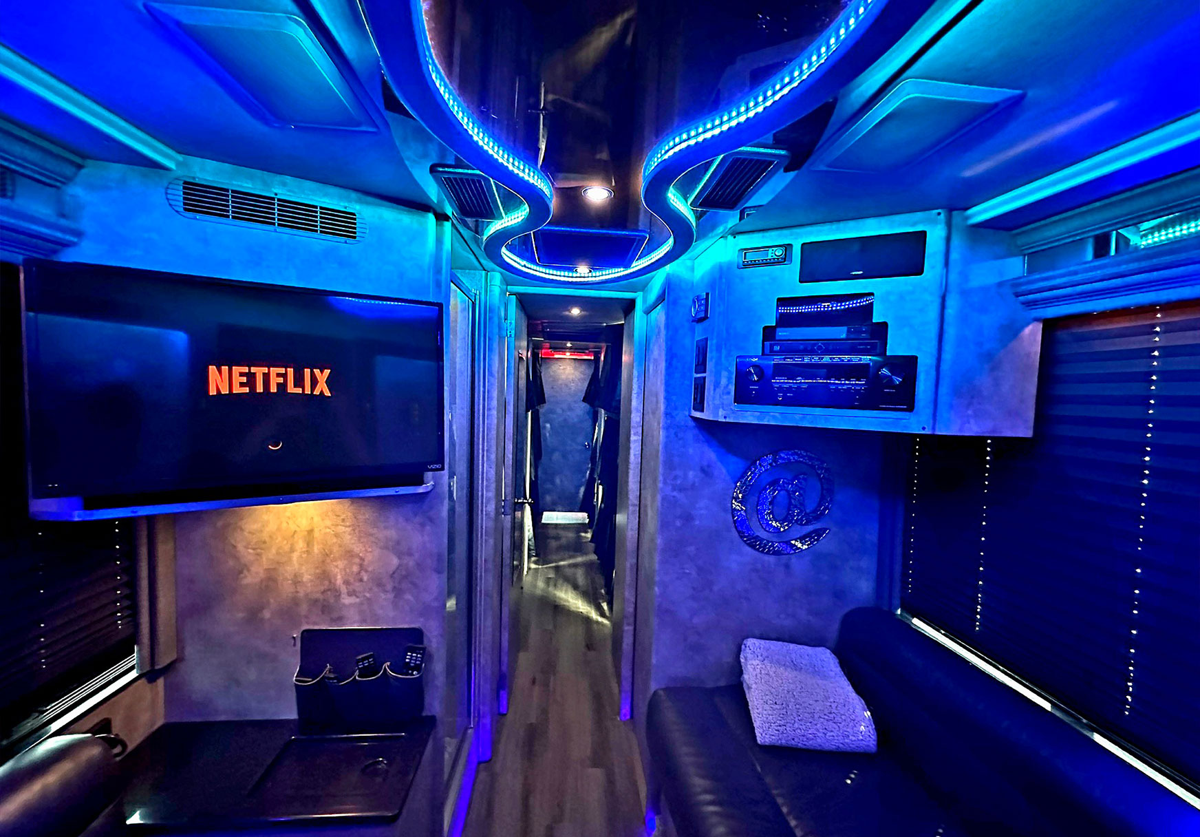 HEADLINER TOURS – Your Entertainment Transportation Destination