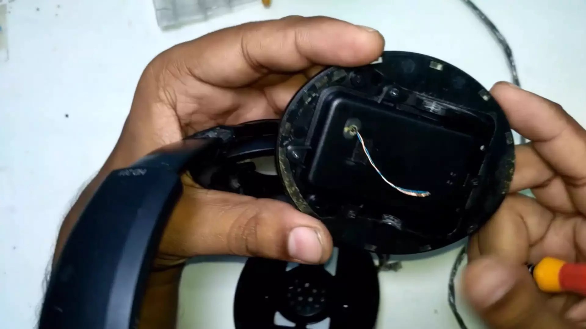 Sennheiser Headphones One Ear Not Working? Troubleshoot