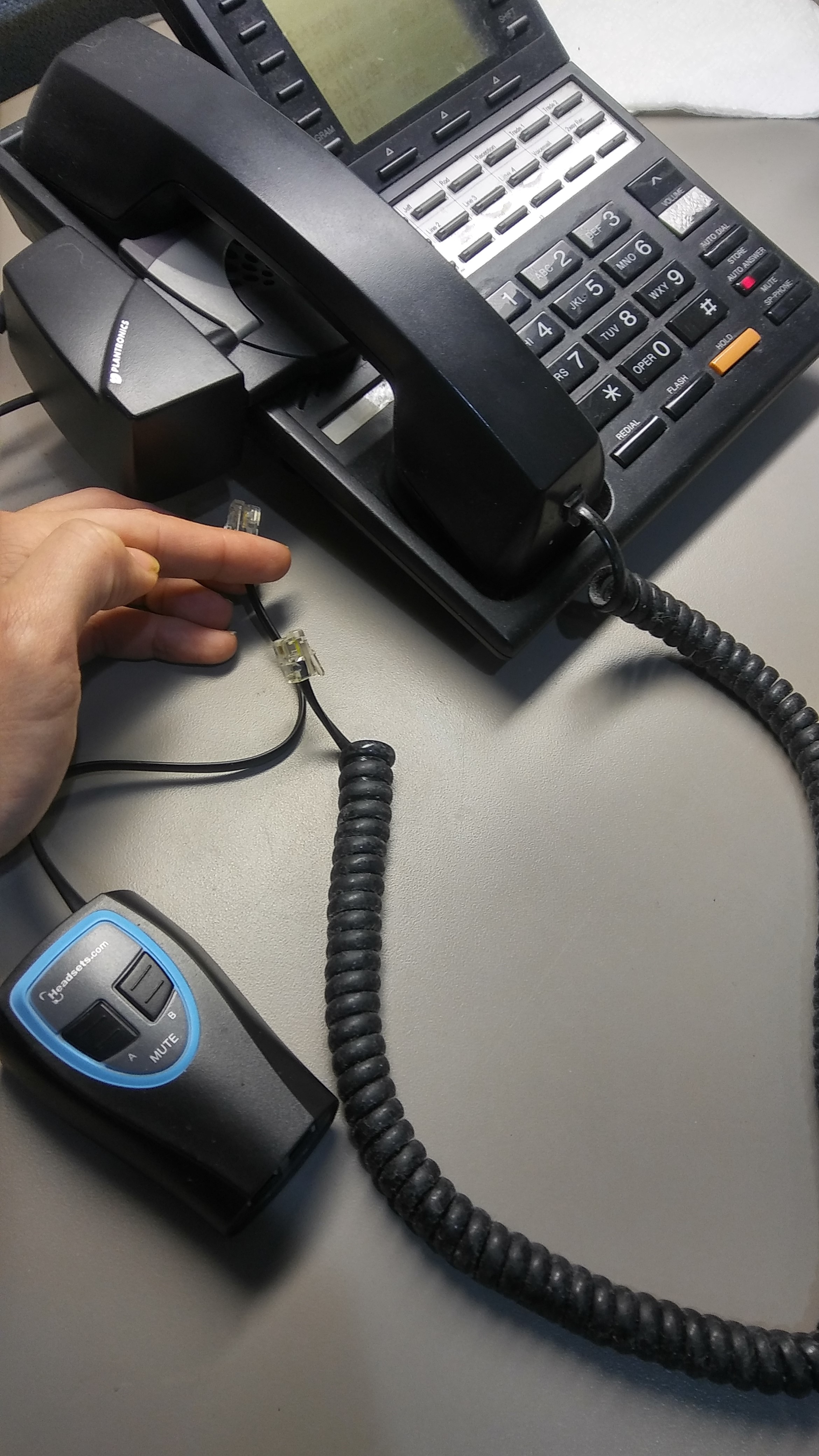 zoom pic 2 Plantronics, Jabra Headset Blog