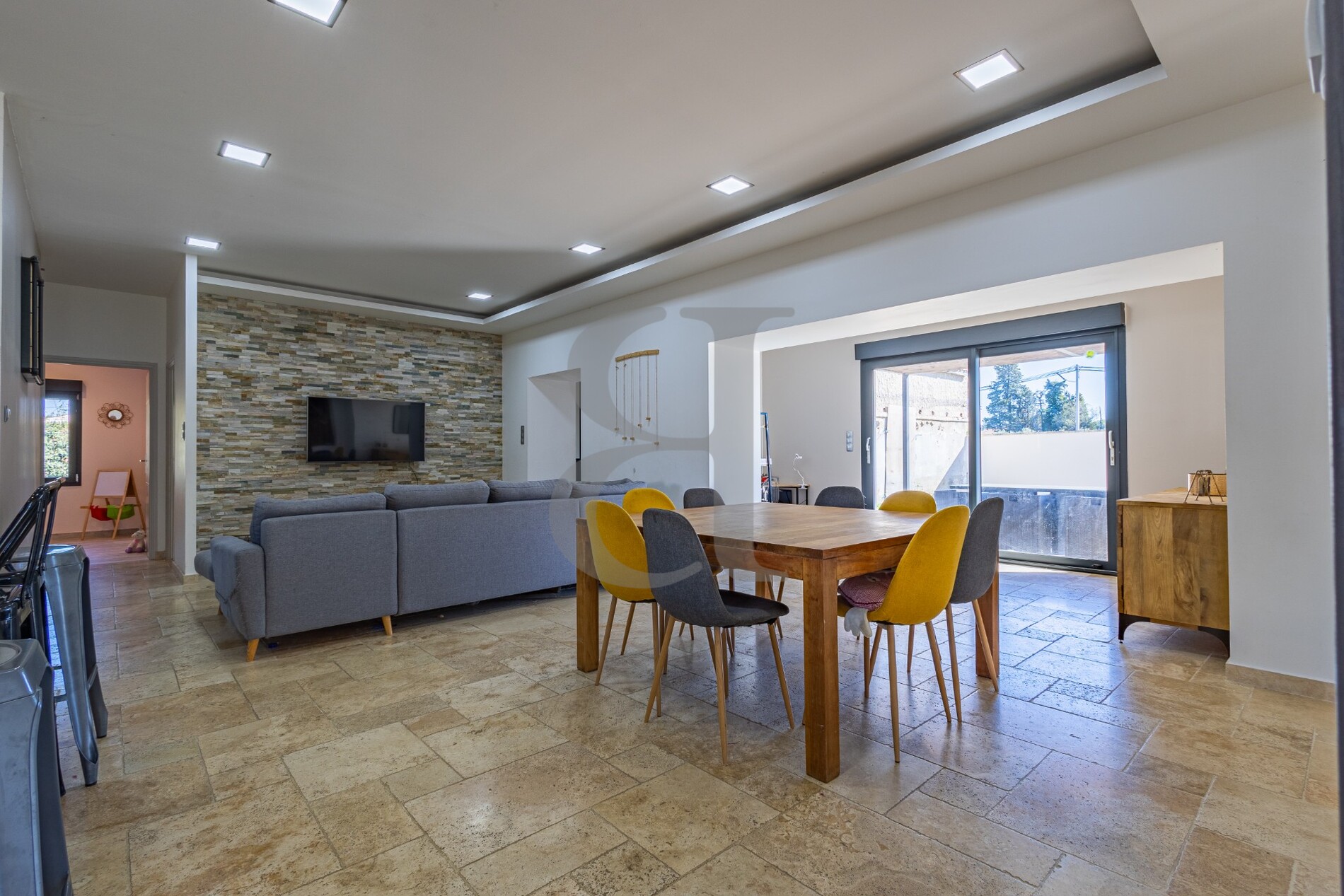 Modern Country House Near Carpentras Healey Fox