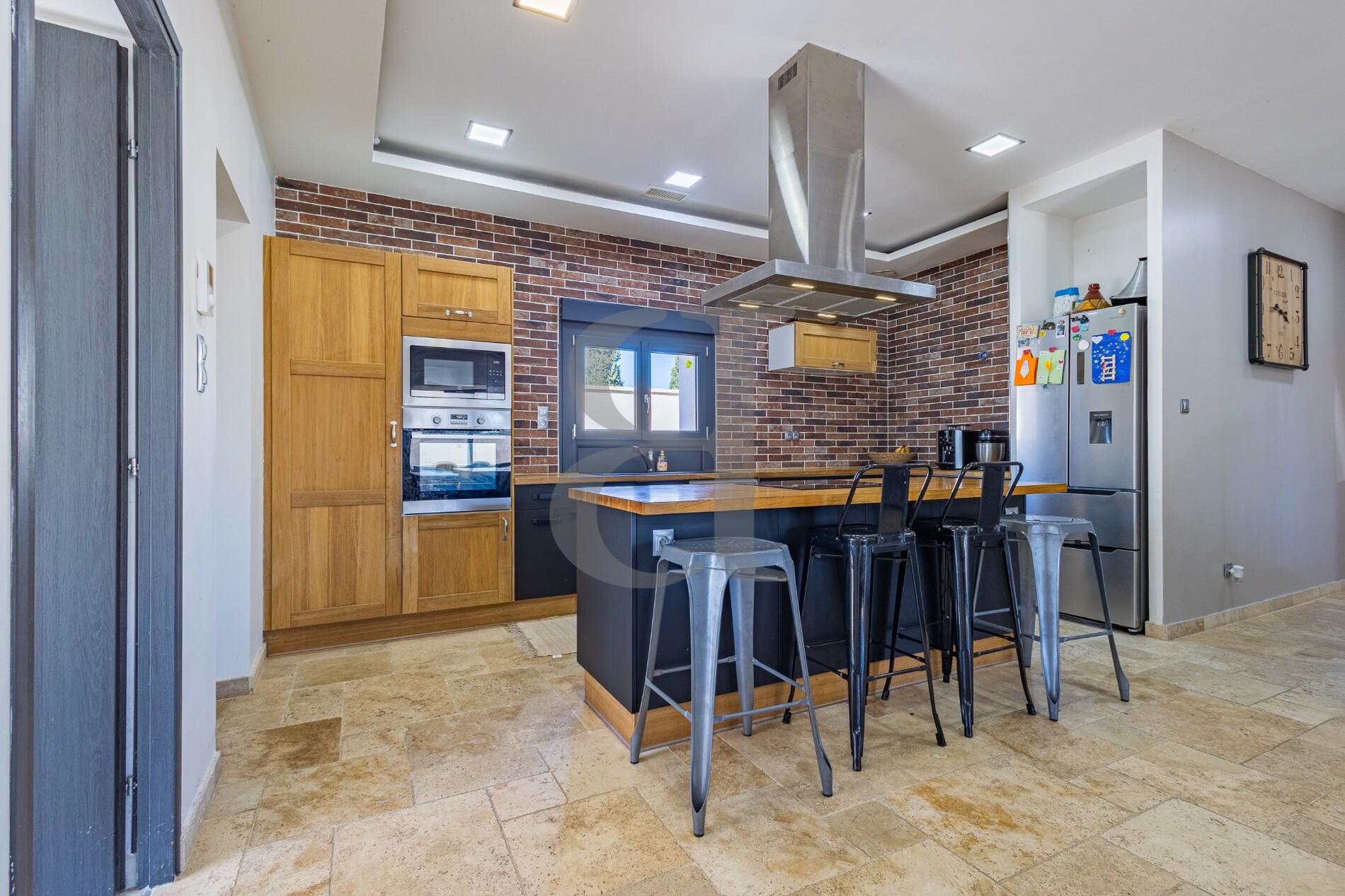 Modern Country House Near Carpentras Healey Fox