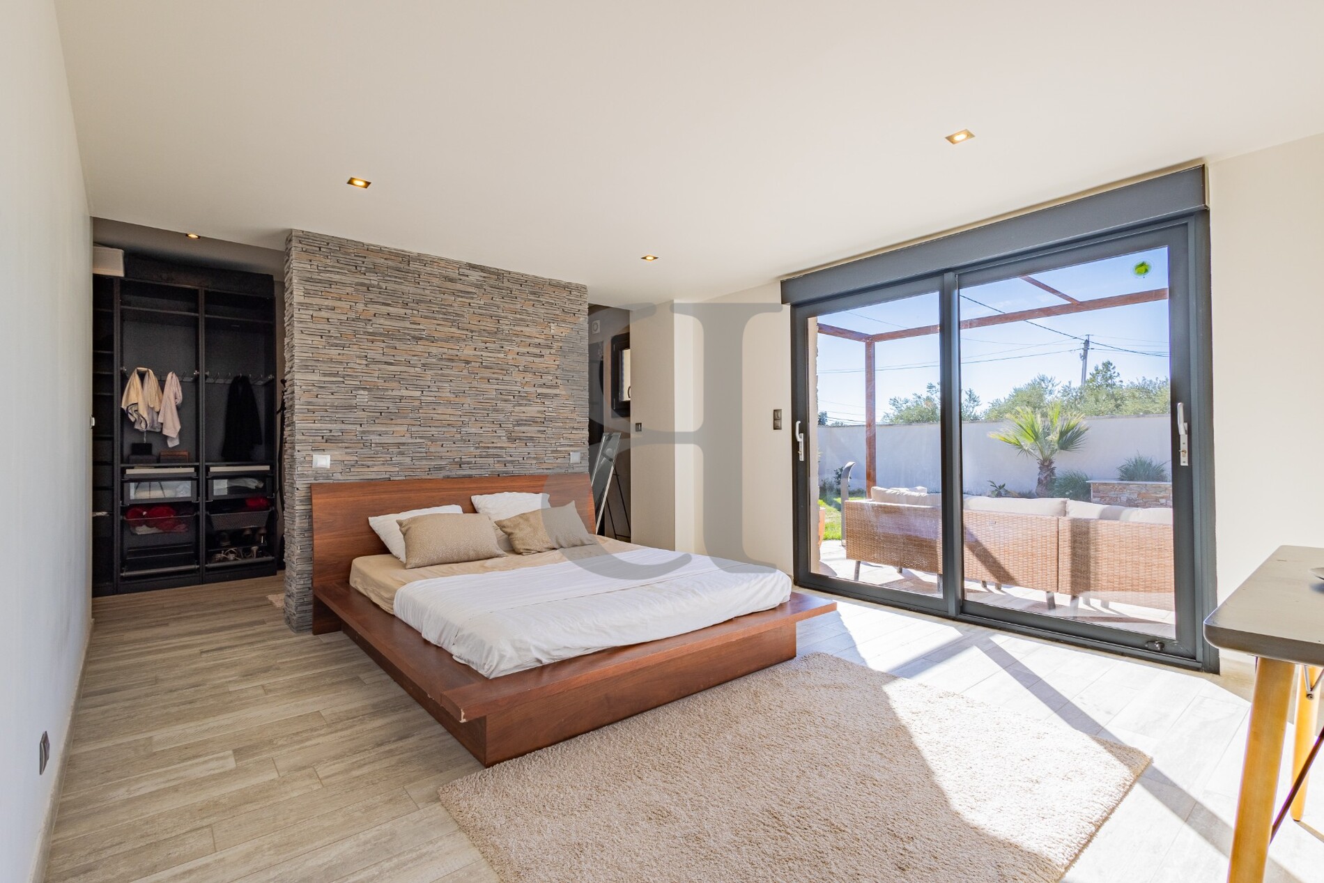 Modern Country House Near Carpentras Healey Fox