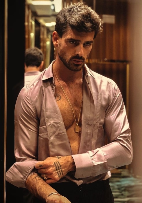 Michele Morrone Height, Weight, Age, Spouse, Family, Facts ...