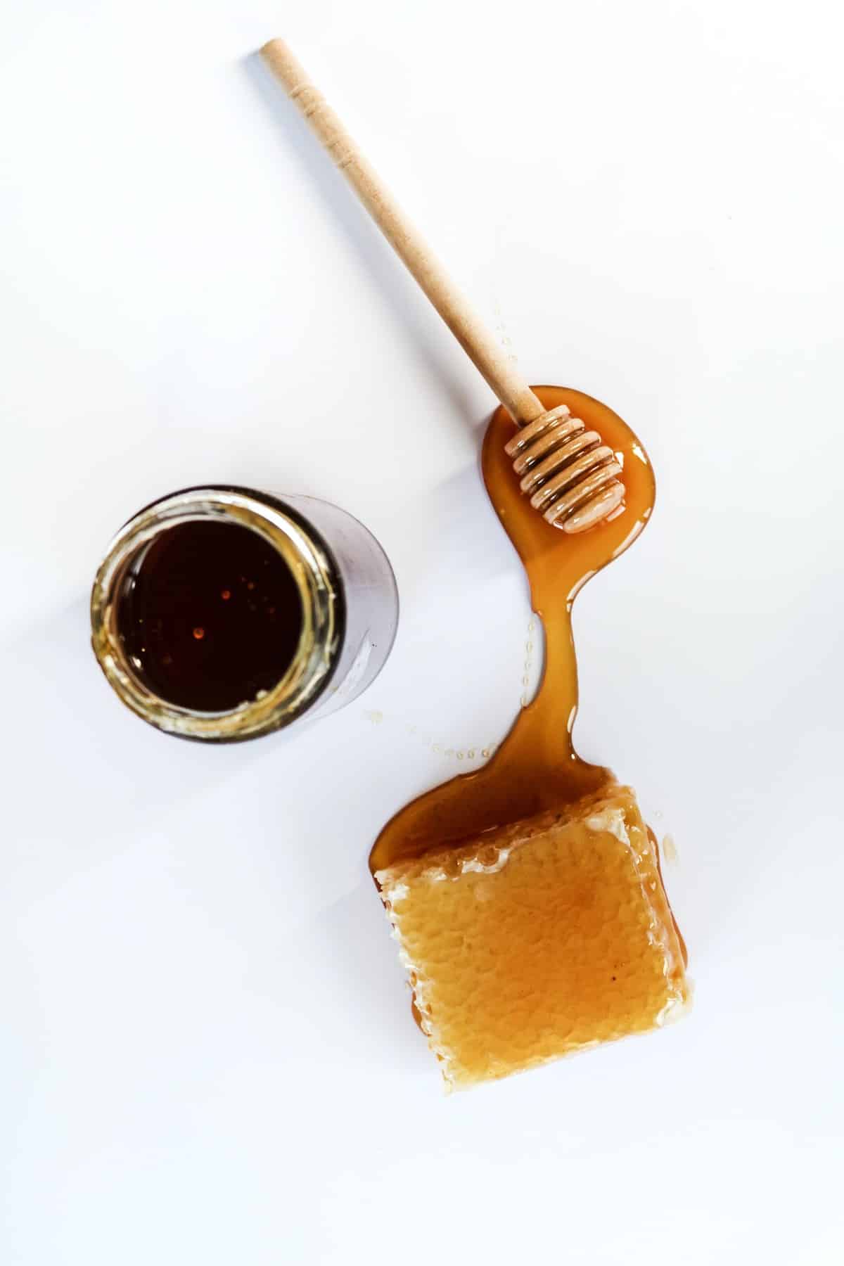 The Main Health Benefits Of Eating Honey Every Day The Healthy Voyager