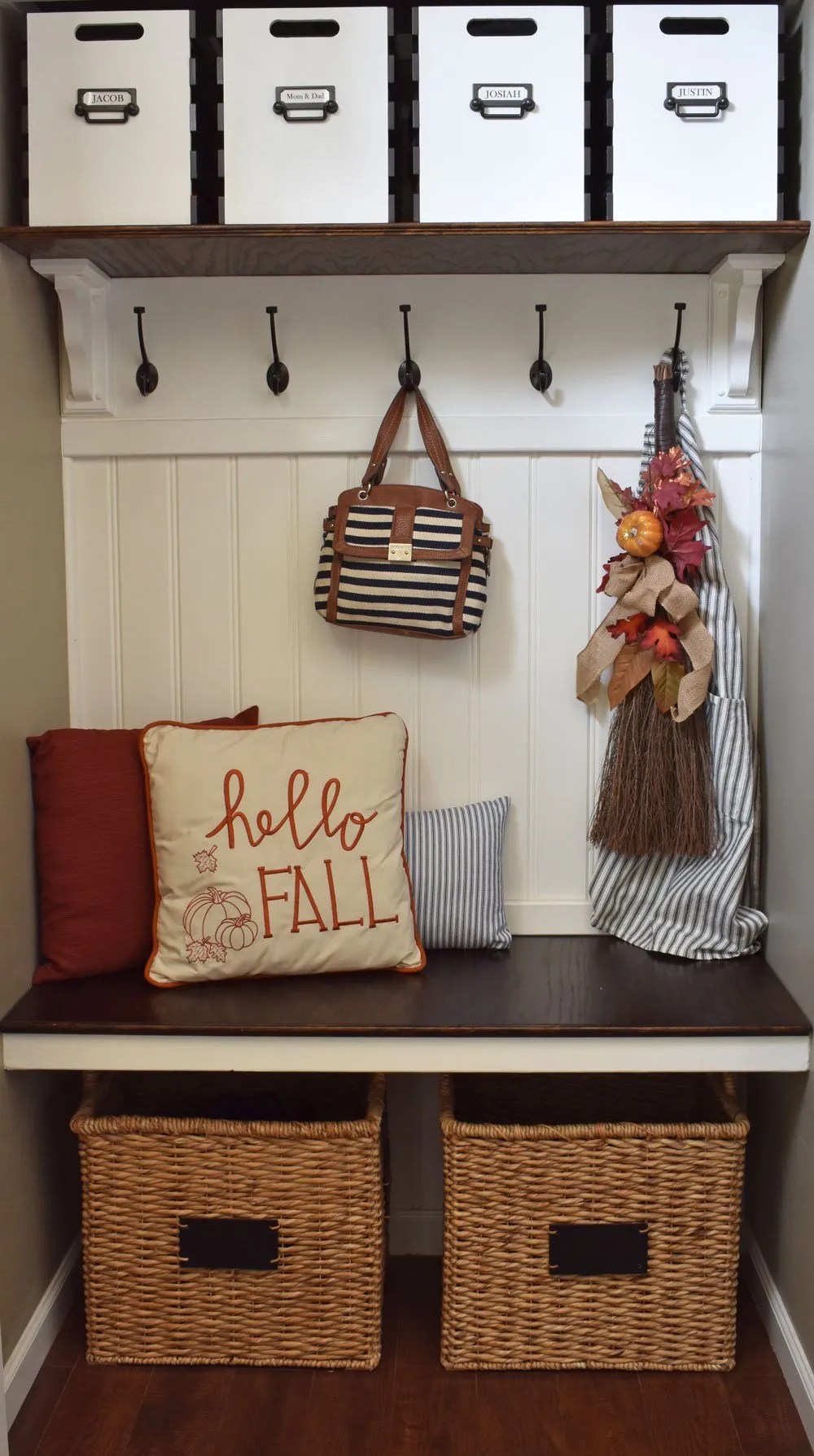 FallDecorCoatRackCloset