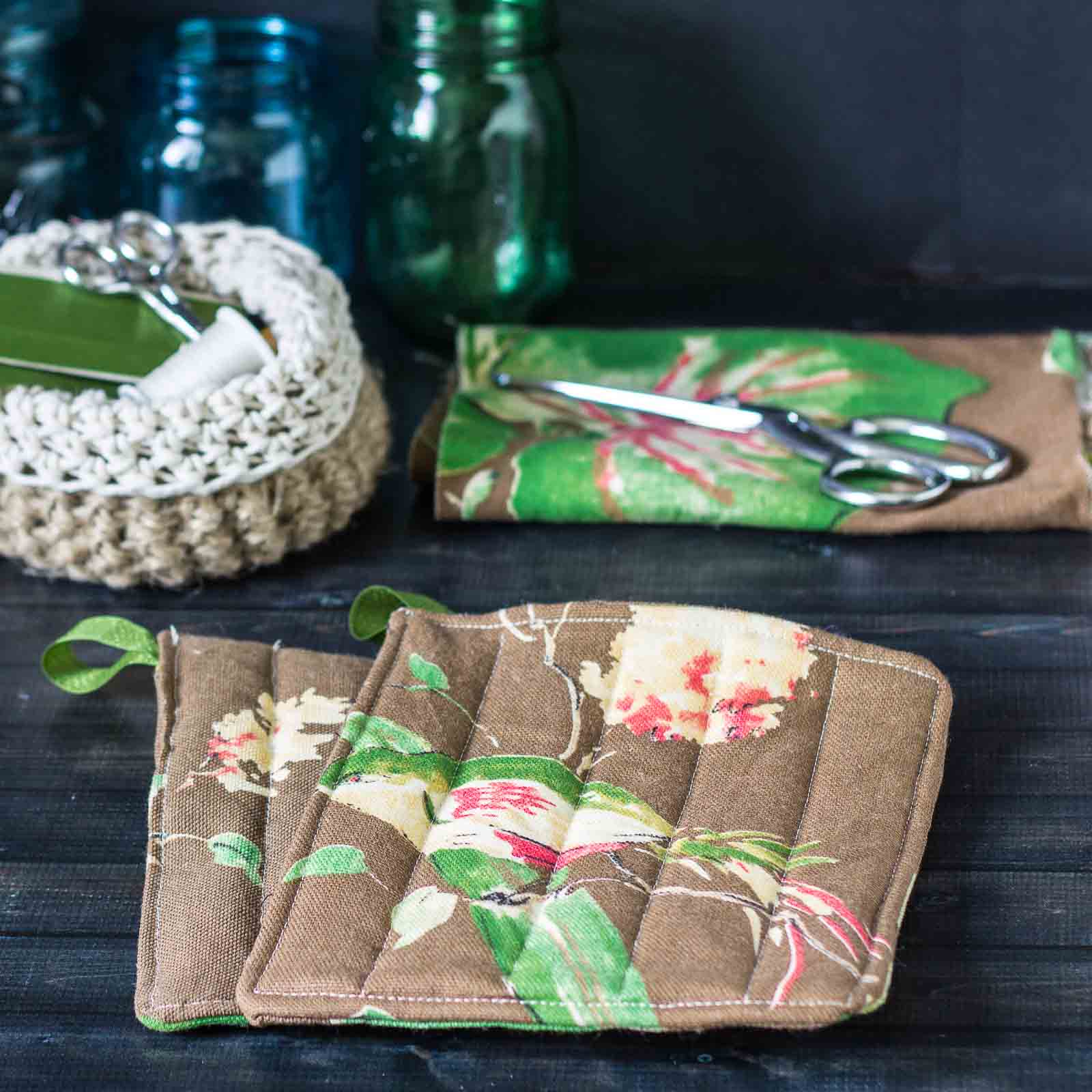 Making Potholders From Pretty Fabric You Love in 1 Hour
