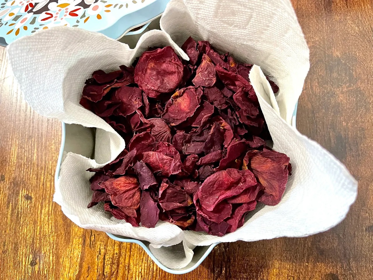 HOW TO DRY ROSE PETALS NATURALLY Hearty Food Talks