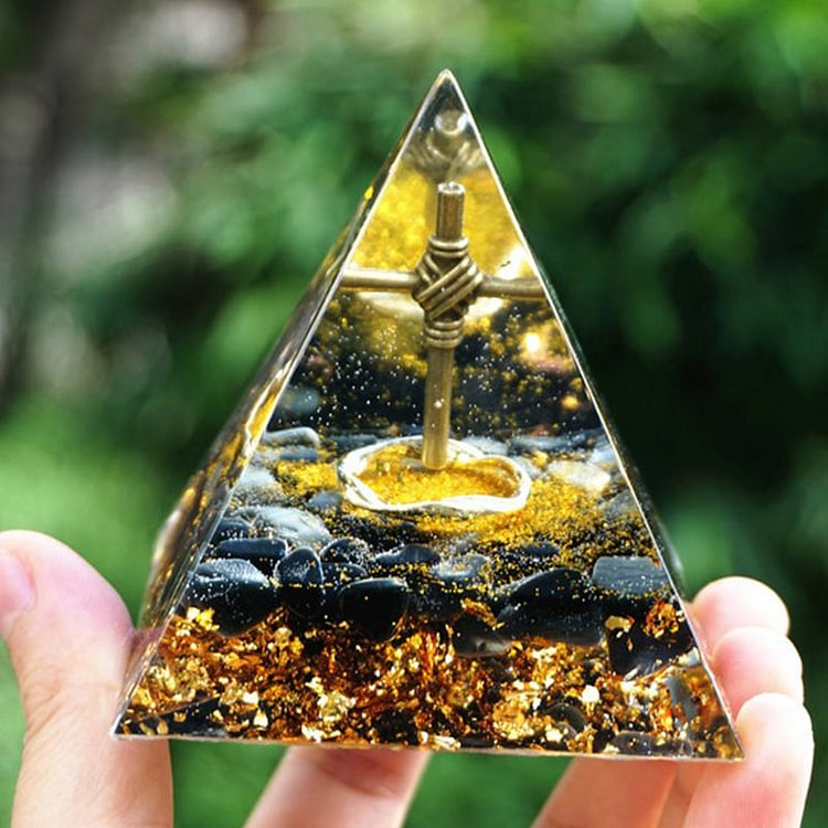 Uncover the Secrets of Obsidian Pyramids for Spiritual Meaning Heat