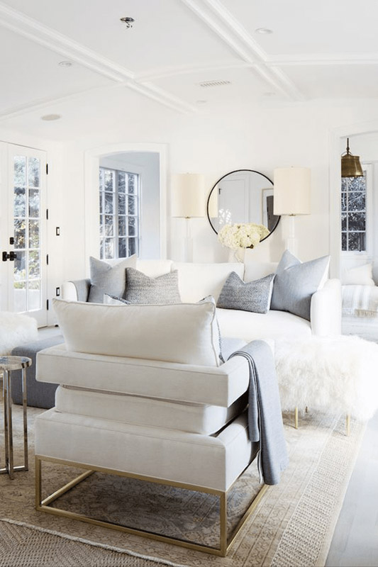 Benjamin Moore Simply White + 33 Real Homes That Use It