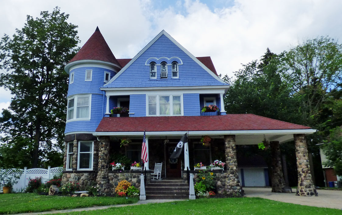 The Lampson House Heather Rhoades for Ward 5 Bedford, OH City Council