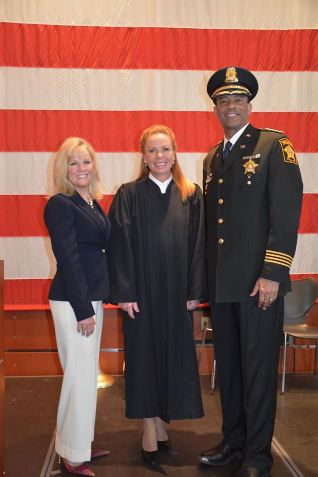 Julie Clarke, Sheriff Clarke's Wife 5 Fast Facts