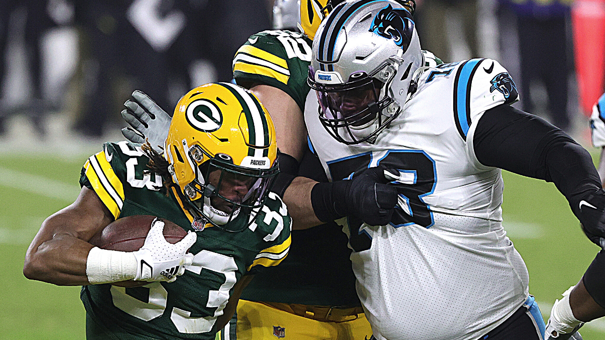 Giants Release QB Clayton Thorson, Sign DL Woodrow Hamilton