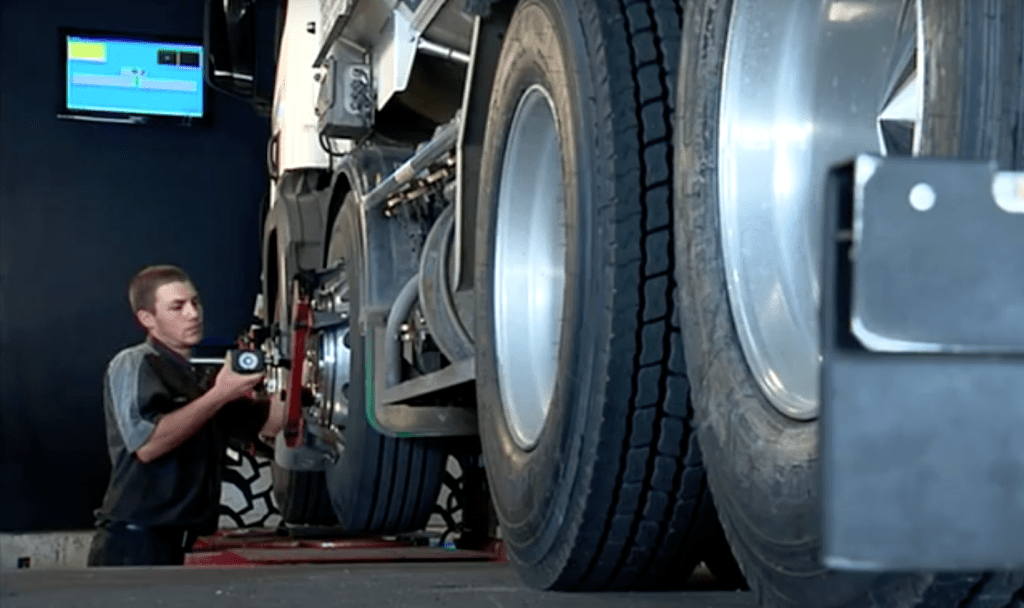 Heavy Equipment Maintenance Truck Wheel Alignment