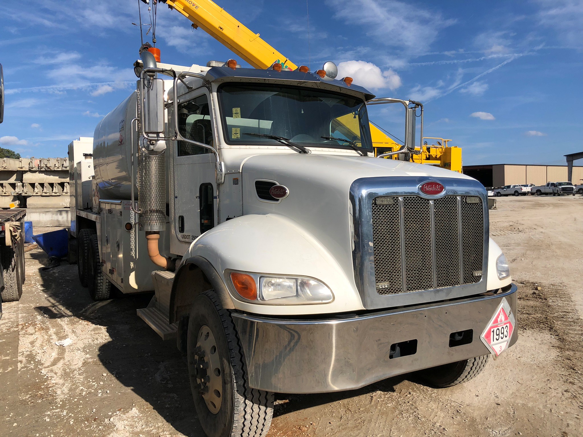2015 Peterbilt 348 Fuel/Lube Truck Heavy Surplus