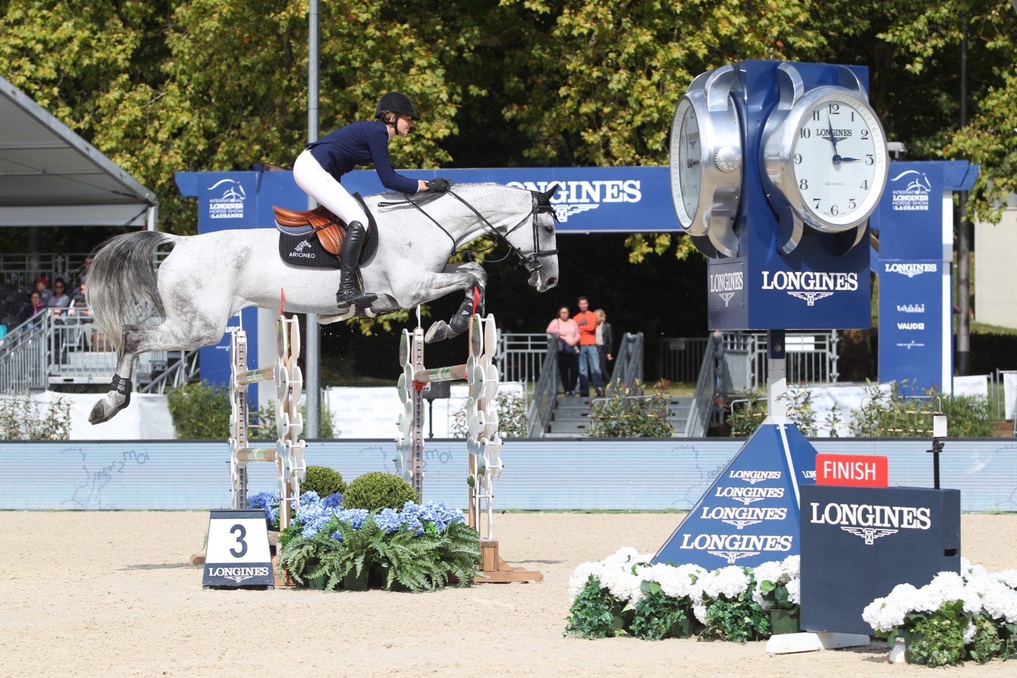 HEC VS Jumping Lara Tryba nous raconte HEConomist HEC VS Jumping