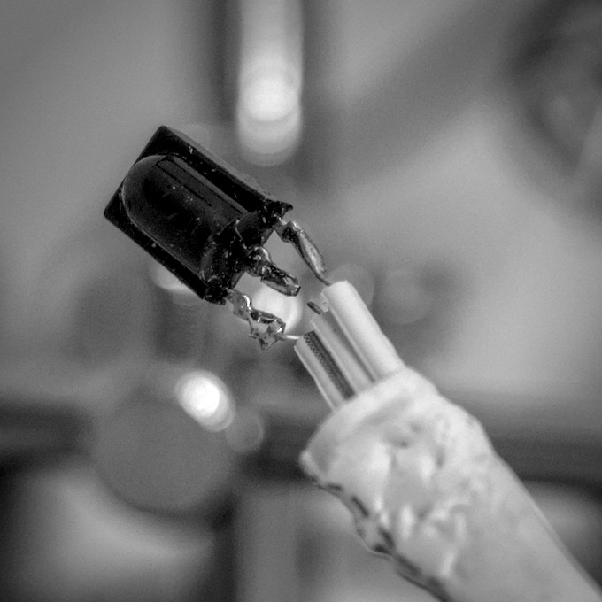 Repairing an RGB LED controller Heitor's log