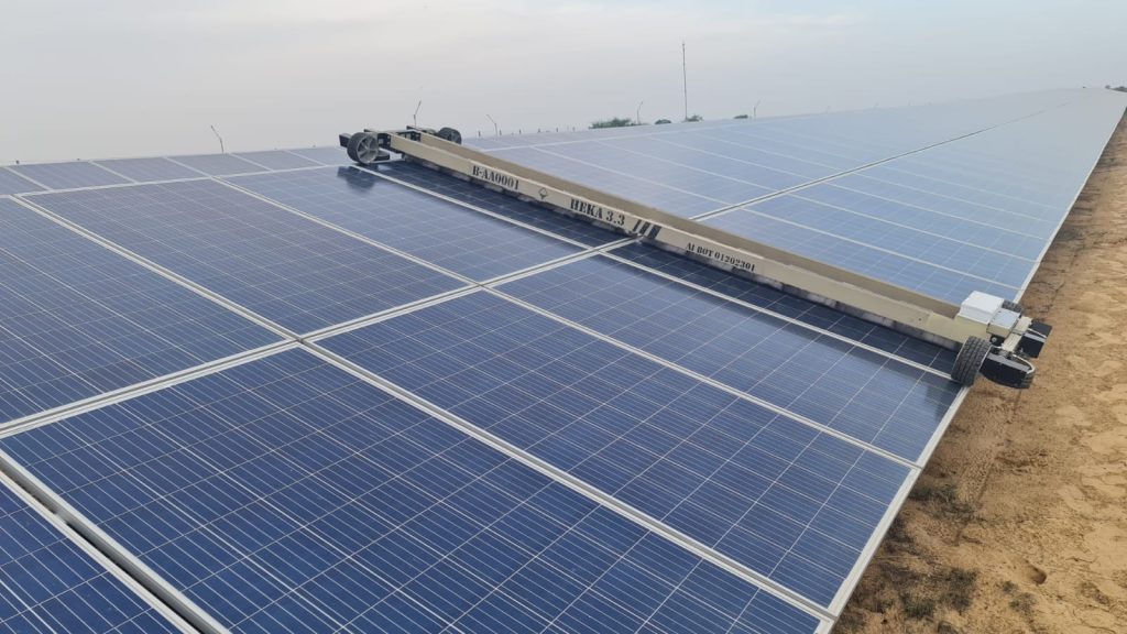 5 Benefits of Automatic Solar Panel Cleaning HekaBot