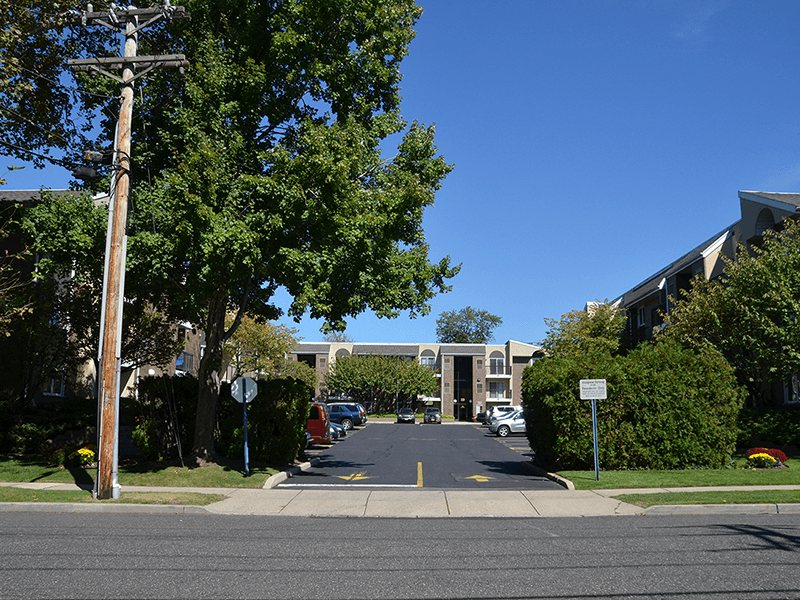 Carriage House Hekemian & Co.