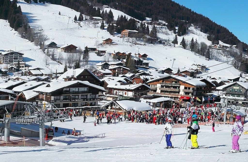 Rent or charter a helicopter for Les Gets Ski Resort and other winter activities