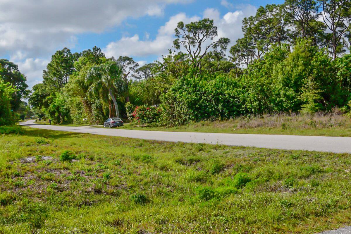 Cleared Lake Placid land lot near Grassy Lake! HeliosLand