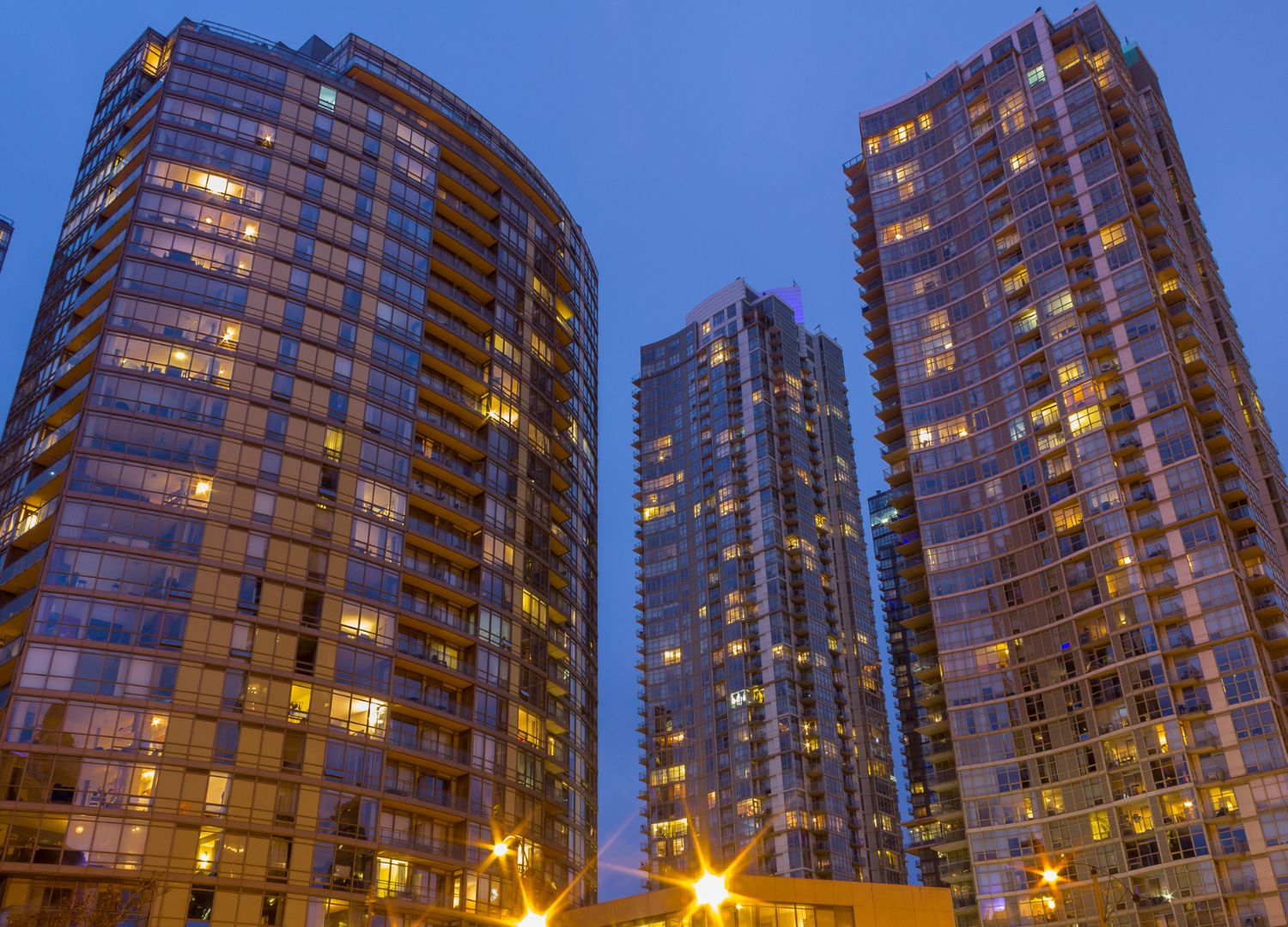 Best House Cleaning Service of Oakville Book Online Hellamaid