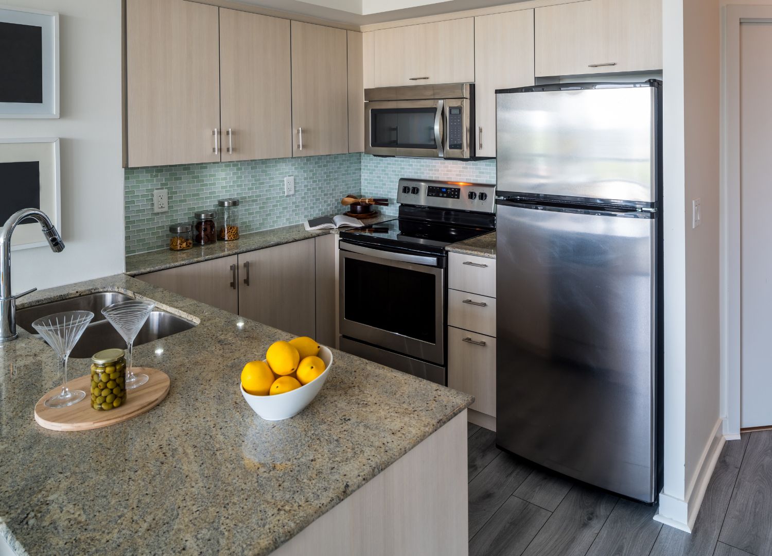 Best House Cleaning Service of Oakville Book Online Hellamaid