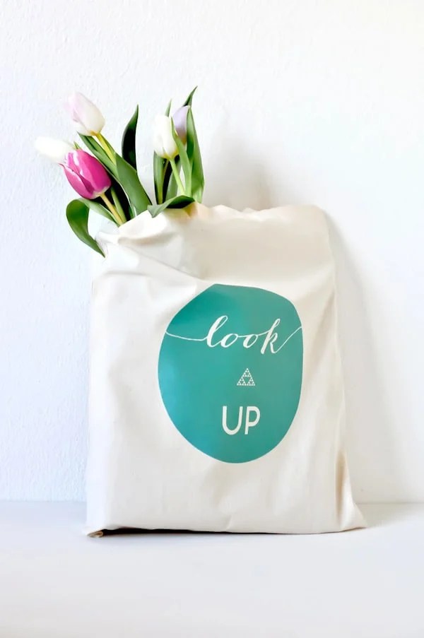 26 Ways to Decorate a Plain Tote Bag HelloGlow.co