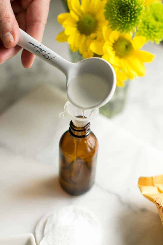 DIY Homemade Face Serum with Aloe HelloGlow.co