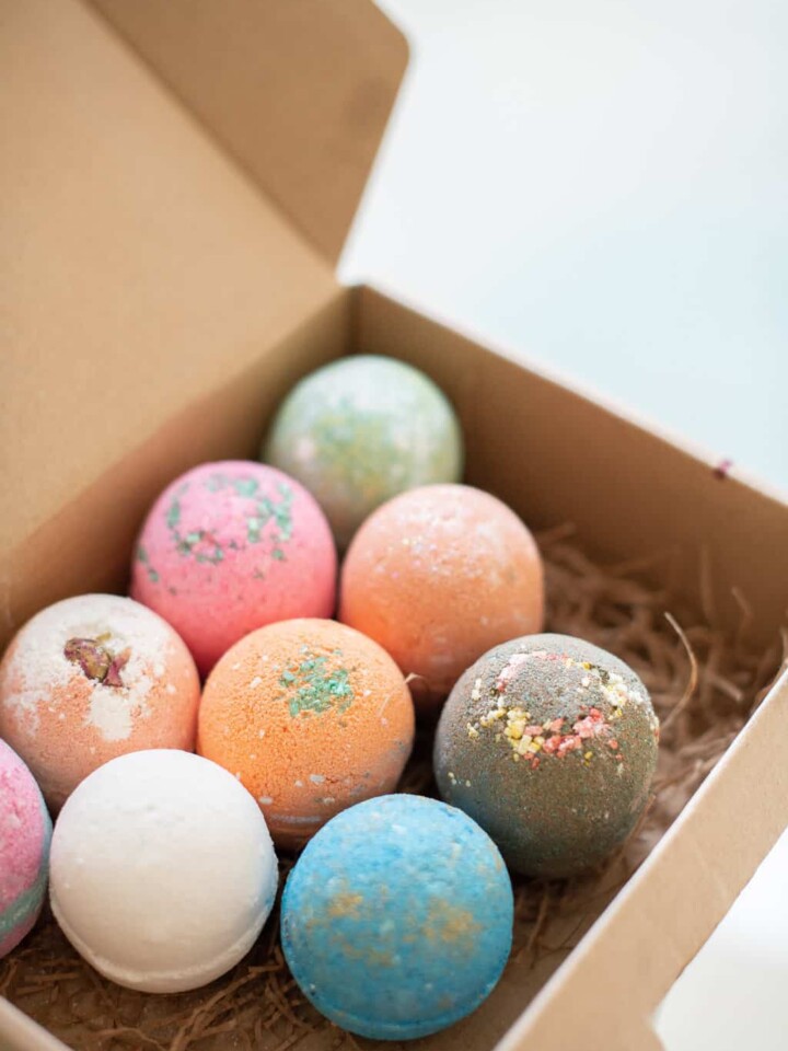 How To Make Colorful Coconut Oil Bath Bombs Hello Glow