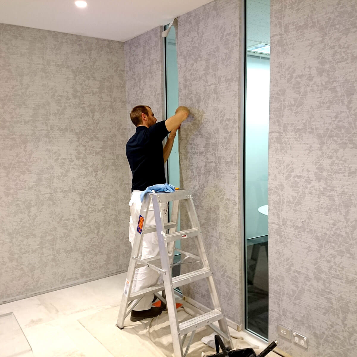 Wallpaper hanging services London Professional Wallpaper installer