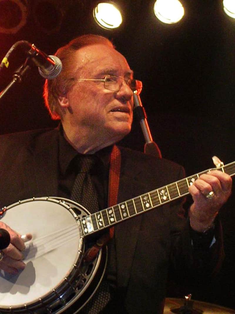 15 Of The Greatest And Most Famous Banjo Players Of All Time