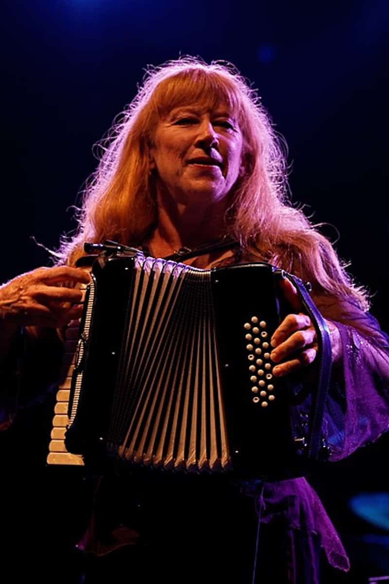 15 Famous Accordion Players You Should Know