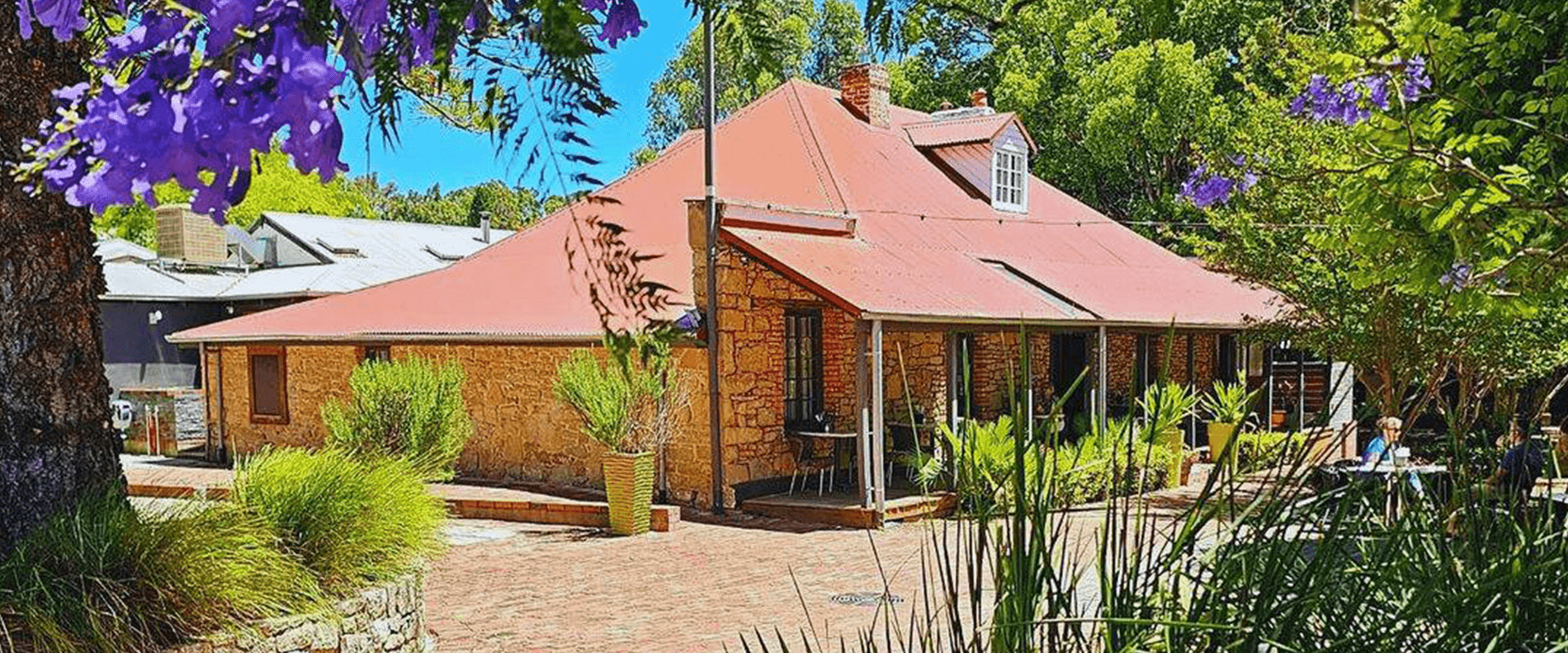 The Mahogany Inn & Distillery Hello Perth