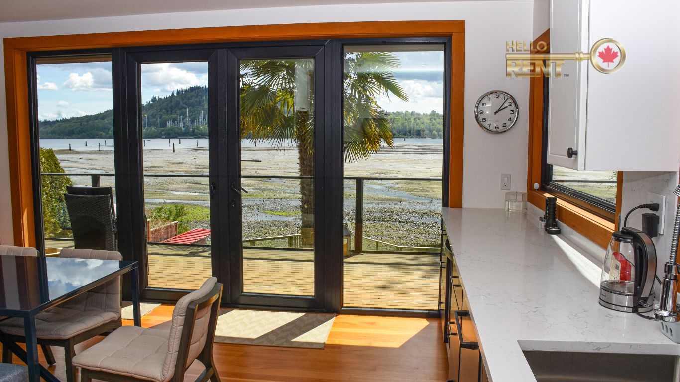 DEEP COVE WATERFRONT 2801 Dollarton Hwy North Vancouver Furnished House