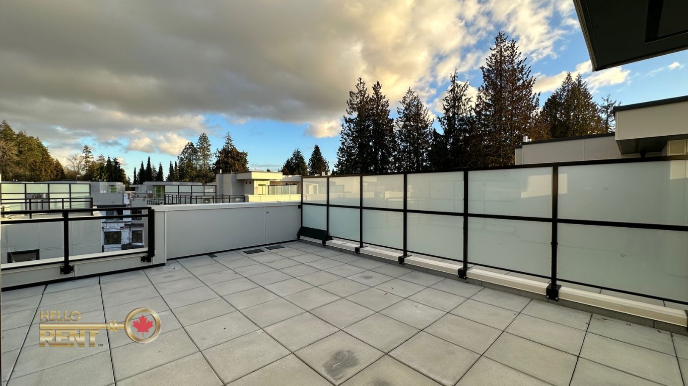 BRAND NEW TOWNHOUSE WITH ROOFTOP DECK 2035 Glenaire Drive North