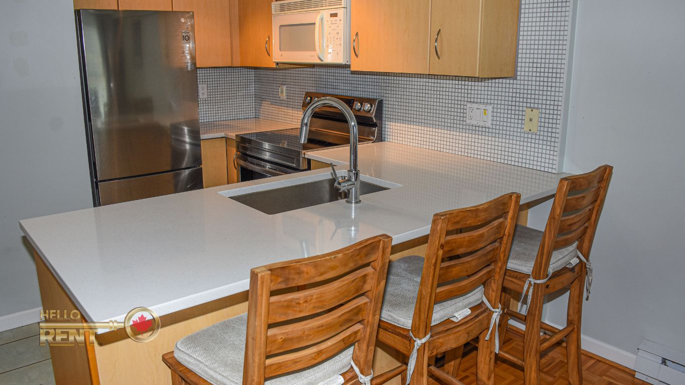 SHIPYARDS FURNISHED SUITE 332 Lonsdale Avenue, North Vancouver Condo